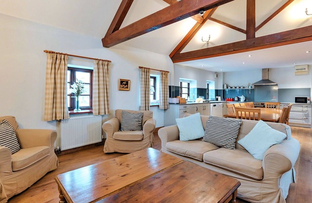 Stunning villa for 12 people with pool, WIFI, terrace and parking