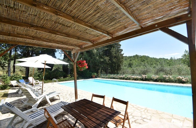 Stunning villa for 12 guests with WIFI, A/C, private pool, TV, patio, panoramic view and parking