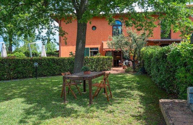 Stunning villa for 3 people with WIFI, balcony and parking