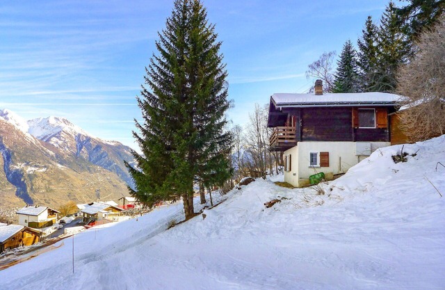Stunning villa for 4 guests with WIFI, TV, patio and panoramic view