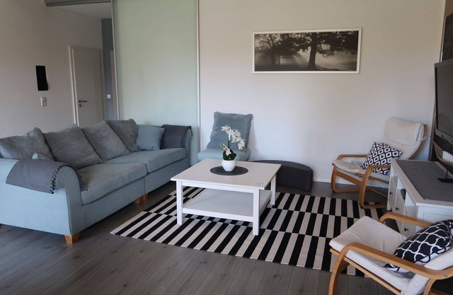 Stunning villa for 4 people with hot tub, WIFI, TV, terrace and parking