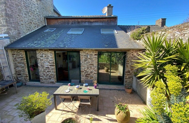 Stunning villa for 4 guests with WIFI, TV, terrace and parking