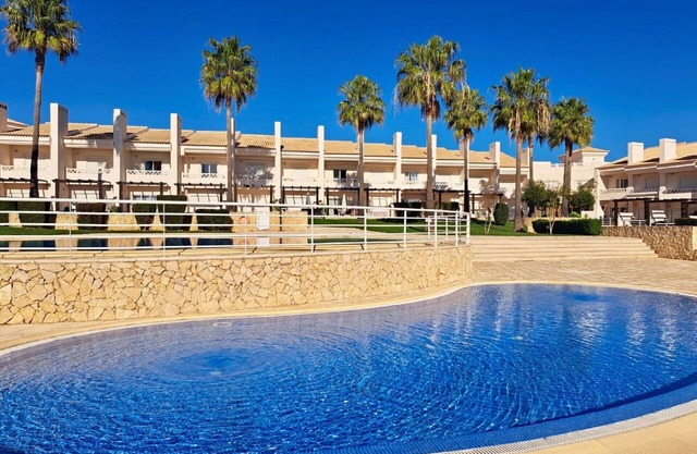 Stunning villa for 4 guests with A/C, WIFI, pool, TV, terrace and parking
