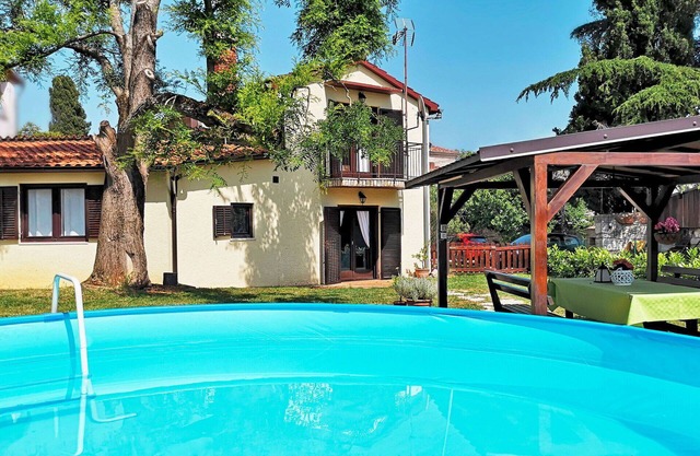 Stunning villa for 6 guests with private pool, A/C, WIFI, TV, terrace and pets allowed