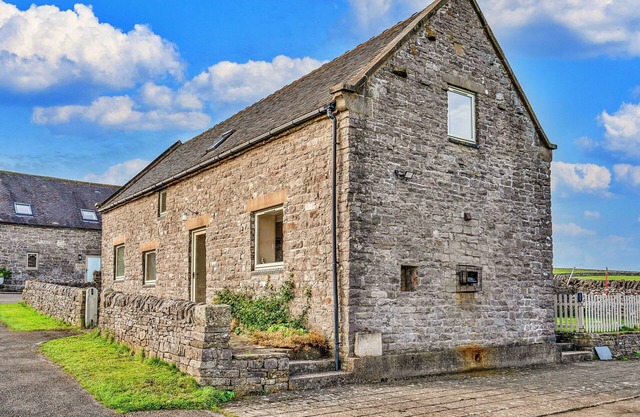 Stunning villa for 6 people with WIFI, pets allowed and parking