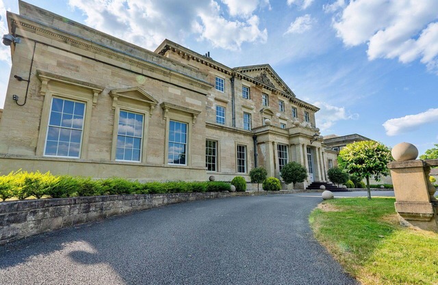 Stunning villa for 9 guests with WIFI, TV, terrace, pets allowed and parking