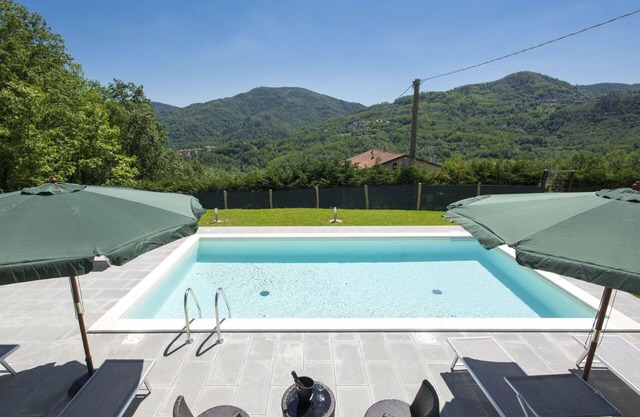 Stunning villa for 4 guests with A/C, WIFI, pool, TV, terrace, pets allowed and panoramic view