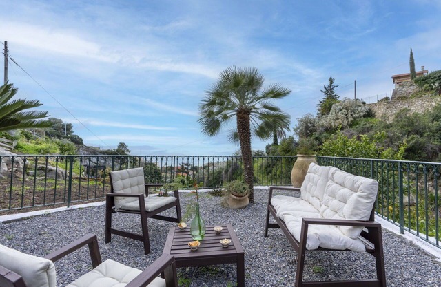 Stunning villa for 4 guests with A/C, WIFI, terrace, panoramic view and parking