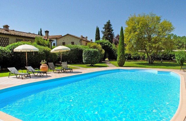 Stunning villa for 12 people with WIFI, private pool, TV, terrace, pets allowed and parking