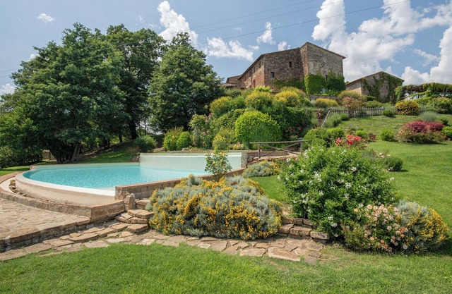 Stunning Villa with pool near San Galgano / 8 bedrooms - 9 bathrooms