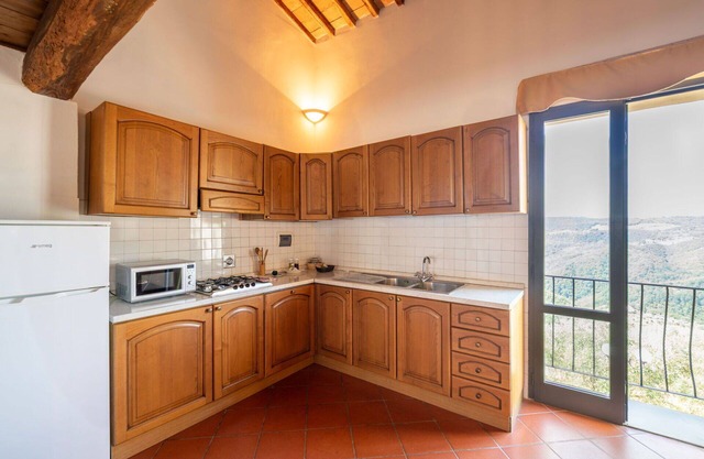 Stunning villa with private pool, A/C, WIFI, TV, pets allowed, panoramic view and parking