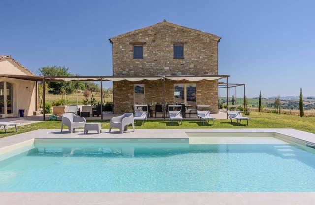 Stunning villa with pool in the hills, halfway between the sea and the mountains