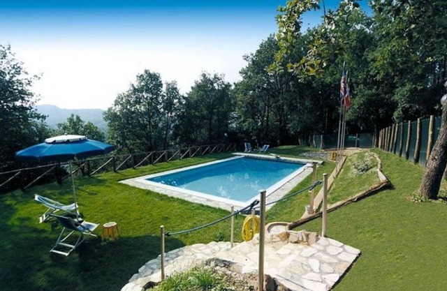 Stunning villa with private pool, WIFI, TV, veranda, pets allowed, panoramic view and parking