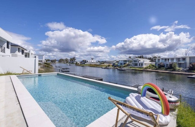 Stunning waterfront family home w\ pontoon, newly