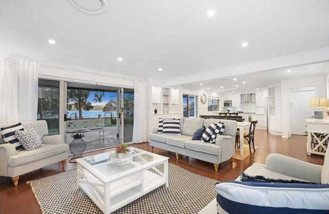 Stunning Waterfront Views/4BR in Idyllic Saratoga