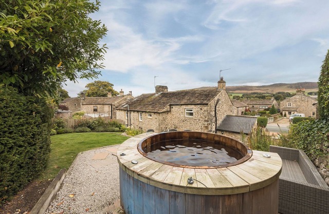 Stunning Yorkshire cottage featuring a hot tub, sleeping 6 guests