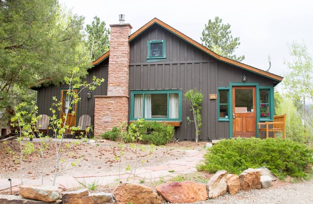 Stunningly Beautiful Cabin On The Big Thompson River in Estes Park, Co