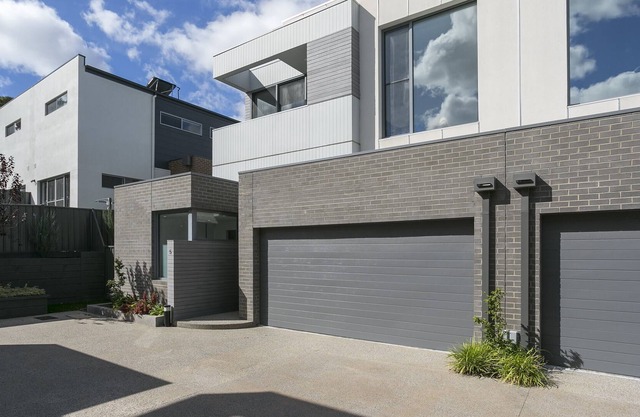 Style 4 living ,Family/Pet friendly ,close to CBD