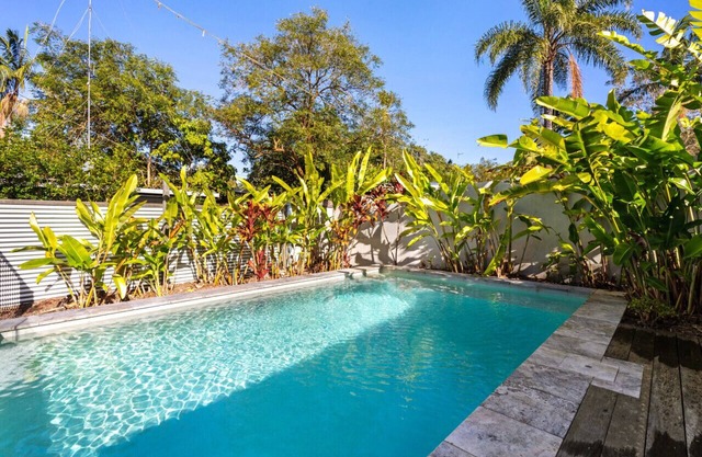 Styled tropical home w pool