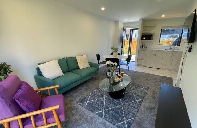 Stylish 1 Bed 1 Bath Retreat