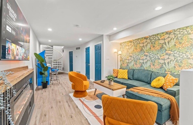 Stylish 1BR/2BA Old City Condo Near Liberty Bell
