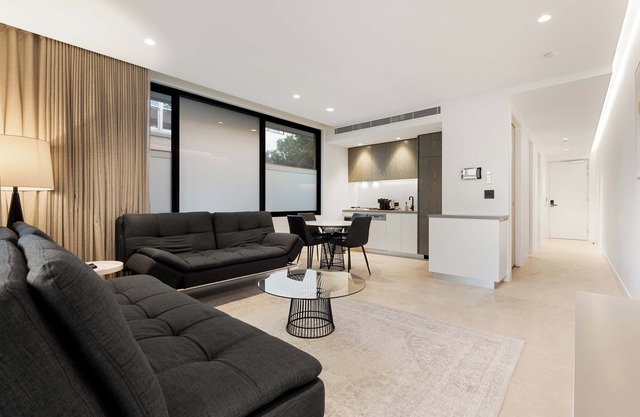 Stylish 1BR Apartment w/Balcony near Coogee Beach