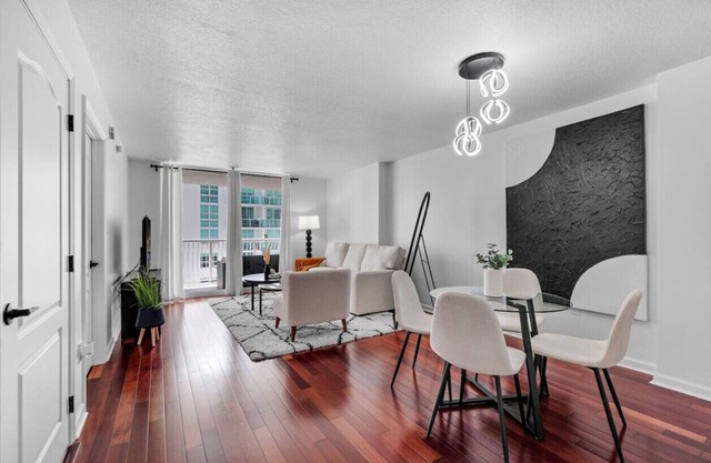 Stylish 1BR Brickell Condo w/Balcony & Pool Access