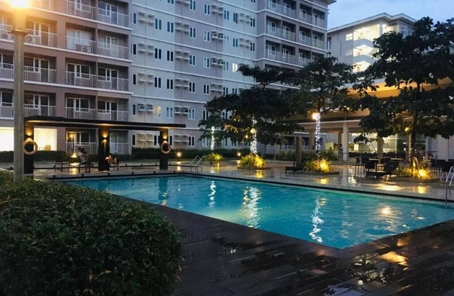 Stylish 1BR Condo in Quezon City- Near malls, Dining and Transport