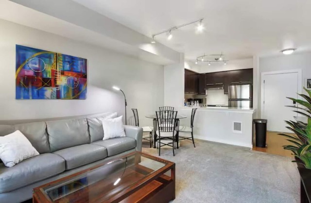 Stylish 1BR Condo in Prime Capitol Hill w/Parking