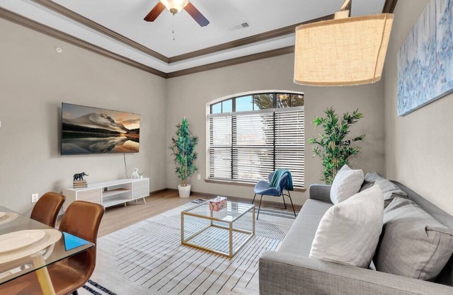 Stylish 1BR Near BOK Center-Gym, Pool, Pet Frndly