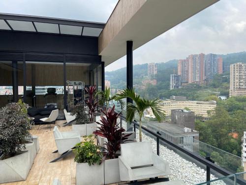 Stylish 1BR with Stunning Pool in Energy