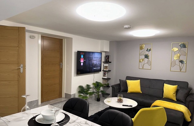 Stylish 2 bed apartment