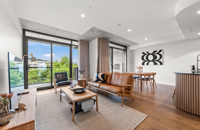 Stylish 2-Bed in Braddon with Alfresco Dining