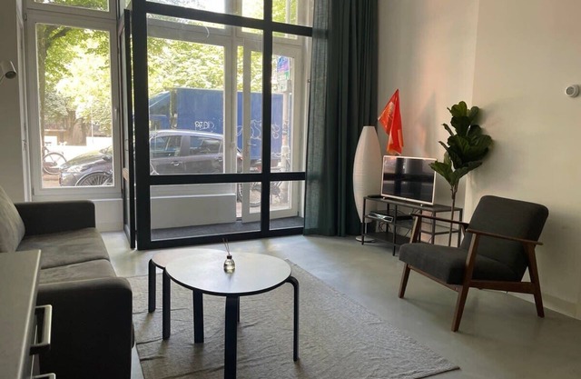 Stylish 2 Bedroom Serviced Apartment 65m2 -LK22D-