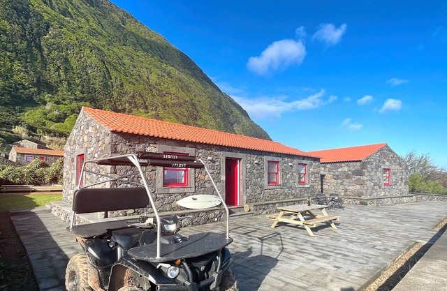 Stylish 2 Bedroom Stone House On Ocean Front In São Jorge, Azores (Belo Surf)
