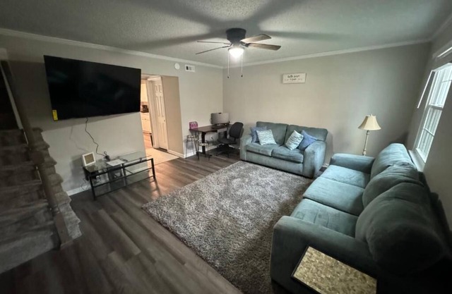 Stylish 2-Master bedroom condo off of Guilford college.