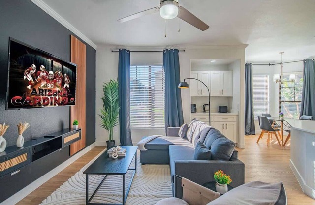Stylish 2BD Glendale Apt | King Bed + Free Parking