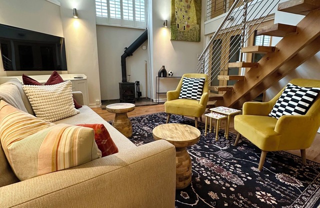 Stylish 2BR Central Edinburgh | Walk to Attraction