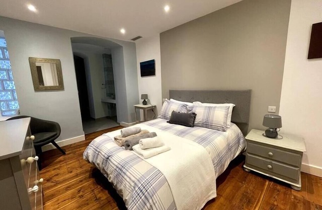 Stylish 2BR contemporary design, perfect vacation