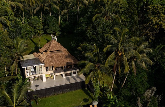 Stylish 2BR Ubud Villa – Pool & Lush Jungle Views