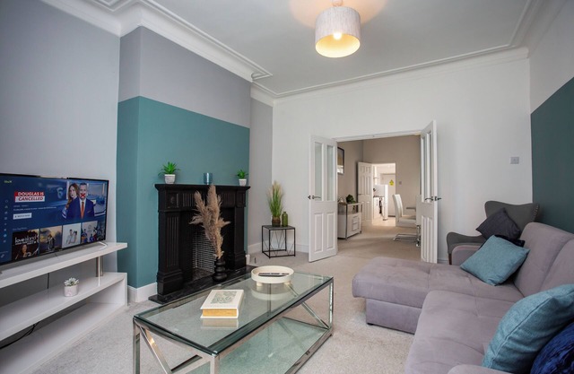 Stylish 3 bedroom apartment - Free wifi