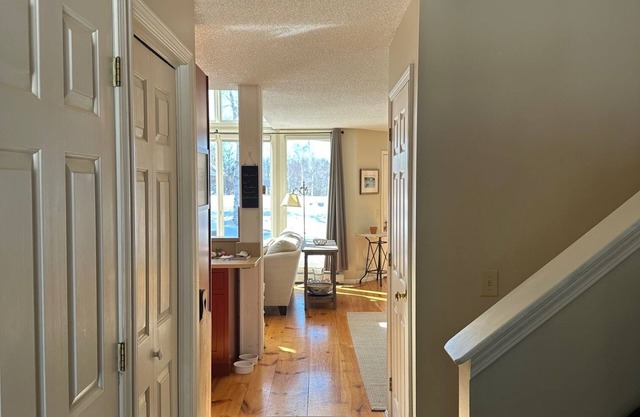 Stylish 3-Bedroom Lakefront Condo w/Mountain Views