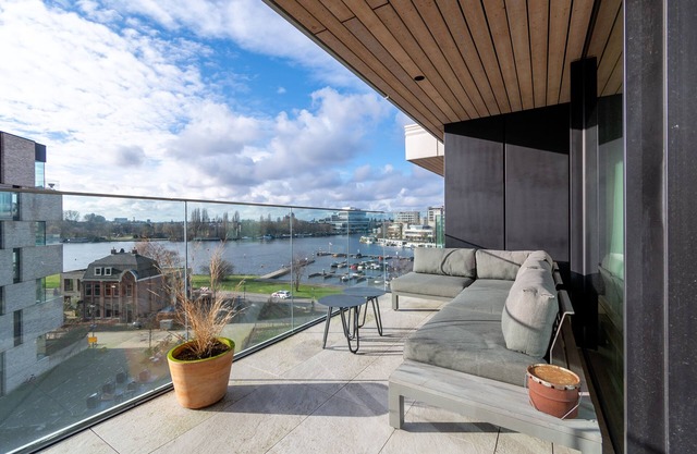 Stylish and Luxurious Apartment Overlooking the Amstel River