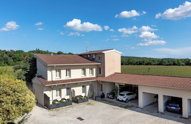Stylish apartment with terrace "Lm House - Bilocale Orchidea"