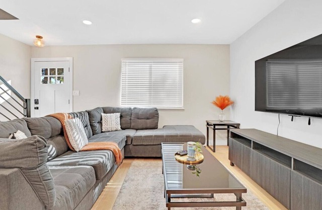 Stylish Arvada Duplex | 10 Min to Olde Town & Denver