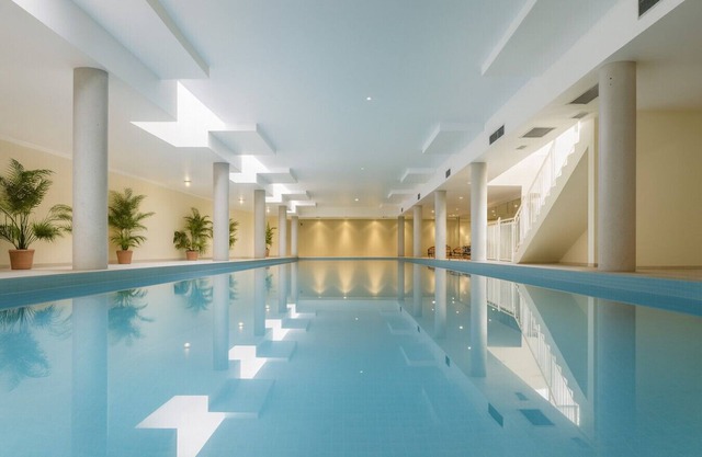 Stylish Balmain Townhouse with Pool & City Views