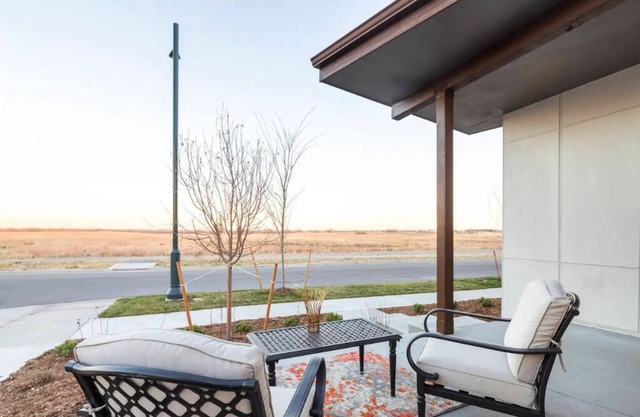 Stylish brand new Central Park, Denver Entire Home