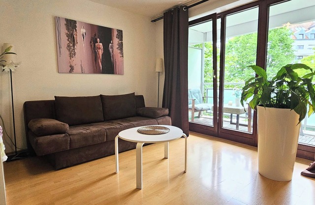 Stylish bright apartment, very conveniently. Metro just around the corner. Internet