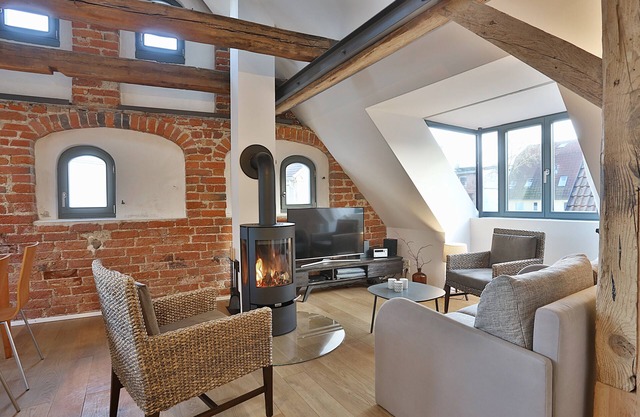 Stylish, bright, spacious apartment in the heart of the old town - loggia, fireplace