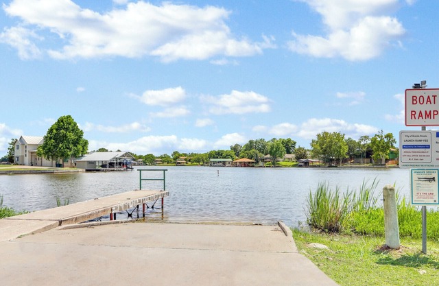Stylish Casita w/Game Room, Near Lake LBJ Access